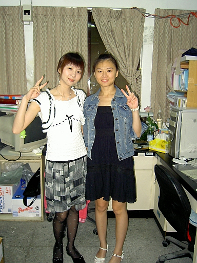 0023.JPG - 98黃令慧(右)